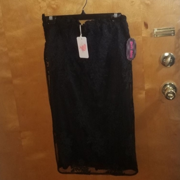 Black lace two piece set - Picture 5 of 7